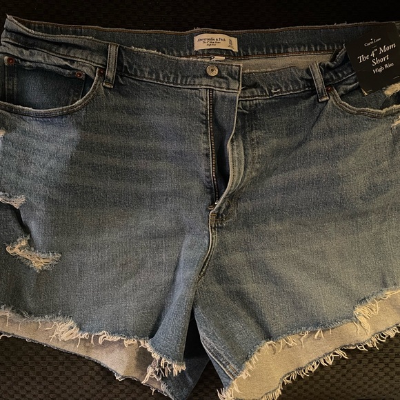 Curve Love The 4” Mom Short - Picture 1 of 3